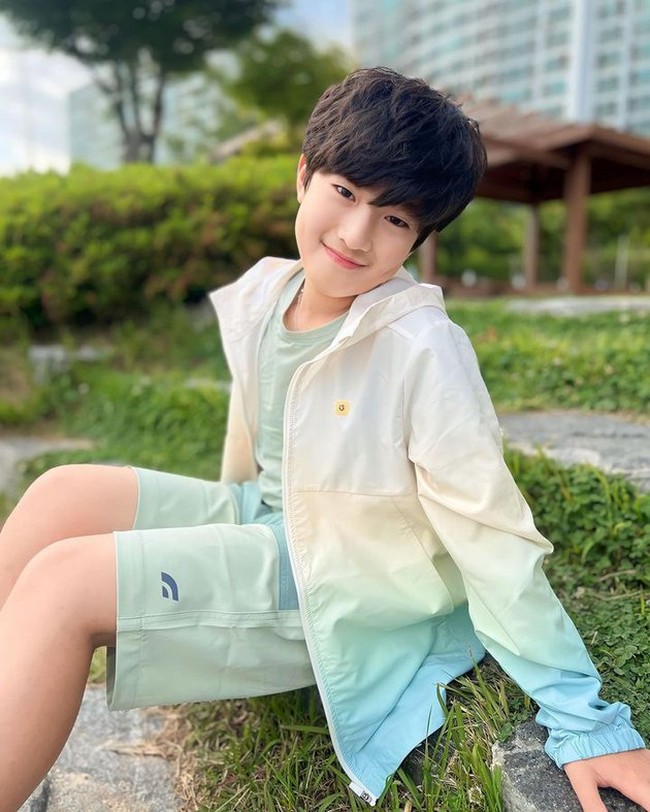 Di akun Instagramnya itu Choi Jiwon juga kerap membagikan video-video dirinya menari. Dari video yang dibagikan terlihat jika Choi Jiwon memang cukup pandai dalam hal tersebut. Foto: Instagram/@jiw_juw_family