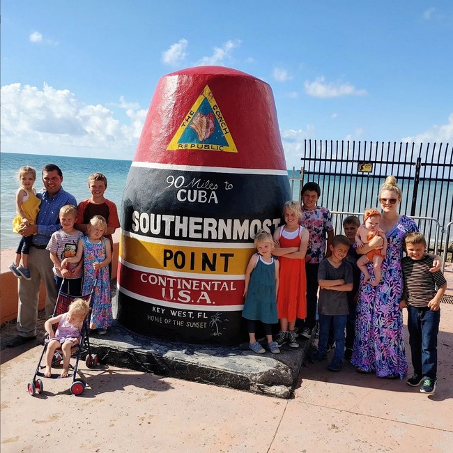 Setiap Senin adalah ‘meatless Monday’, yakni hari di mana  tidak ada daging dalam menu makanan. Dia hanya akan memasak sayuran yang biayanya lebih murah. Foto: Instagram/@littlehouseinthehighdesert