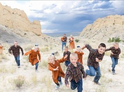 10 Potret Kehidupan Ibu yang Tiap Tahun Melahirkan Hingga Punya 12 Anak