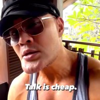 Tubuh kekar dan berotot Deddy didapatkannya dari olahraga yang rutin dilakukannya. Tak hanya itu saja, Deddy juga diketahui sempat menjalani diet OCD. Foto: Instagram/@mastercorbuzier