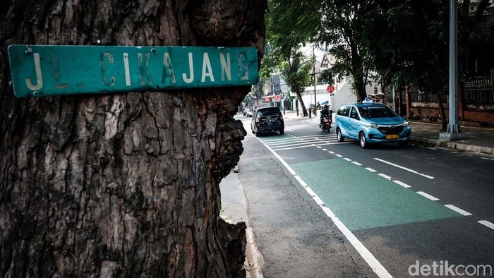 Dishub Bakal Terapkan One Way di 11 Ruas Jalan Jakarta Pemprov DKI Jakarta berencana menerapkan sistem satu arah atau one way untuk mengurai kepadatan jalan. Kebijakan one way akan diterapkan di 11 ruas jalan.