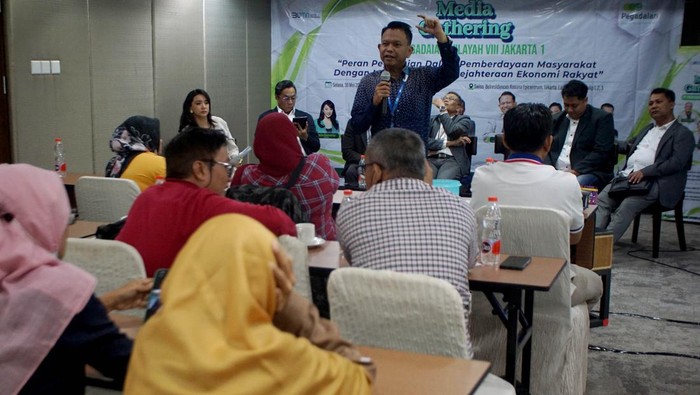 Pegadaian Kanwil VIII Jakarta 1 terus menggenjot Kredit Usaha Rakyat hingga menggelontorkan dana lebih dari Rp 300 M. Hal itu dilakukan guna membangkitkan semangat berusaha.