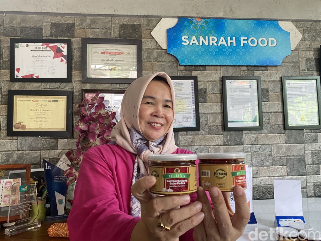 Hajah Lina Pemilik Sanrah Food