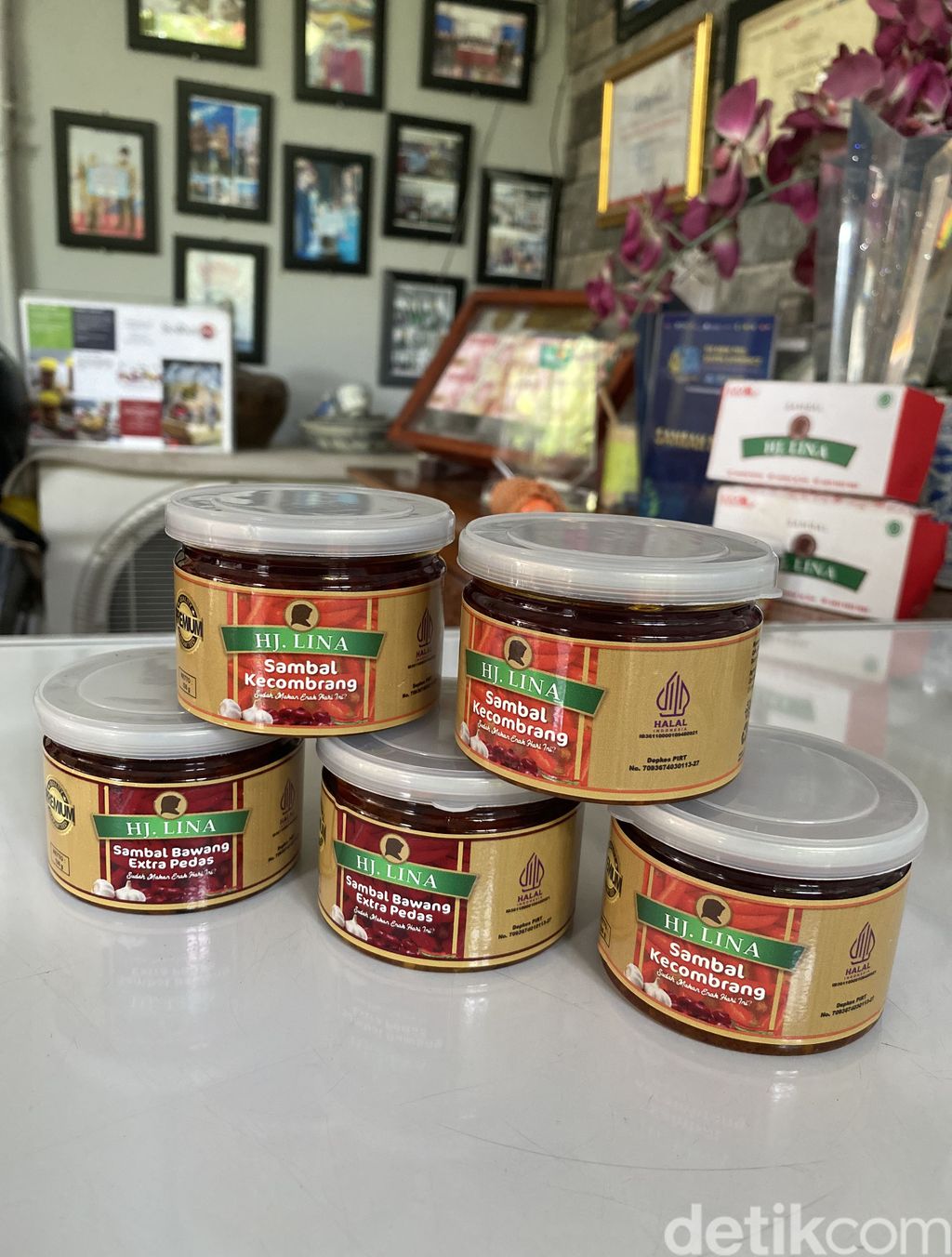 Hajah Lina Pemilik Sanrah Food