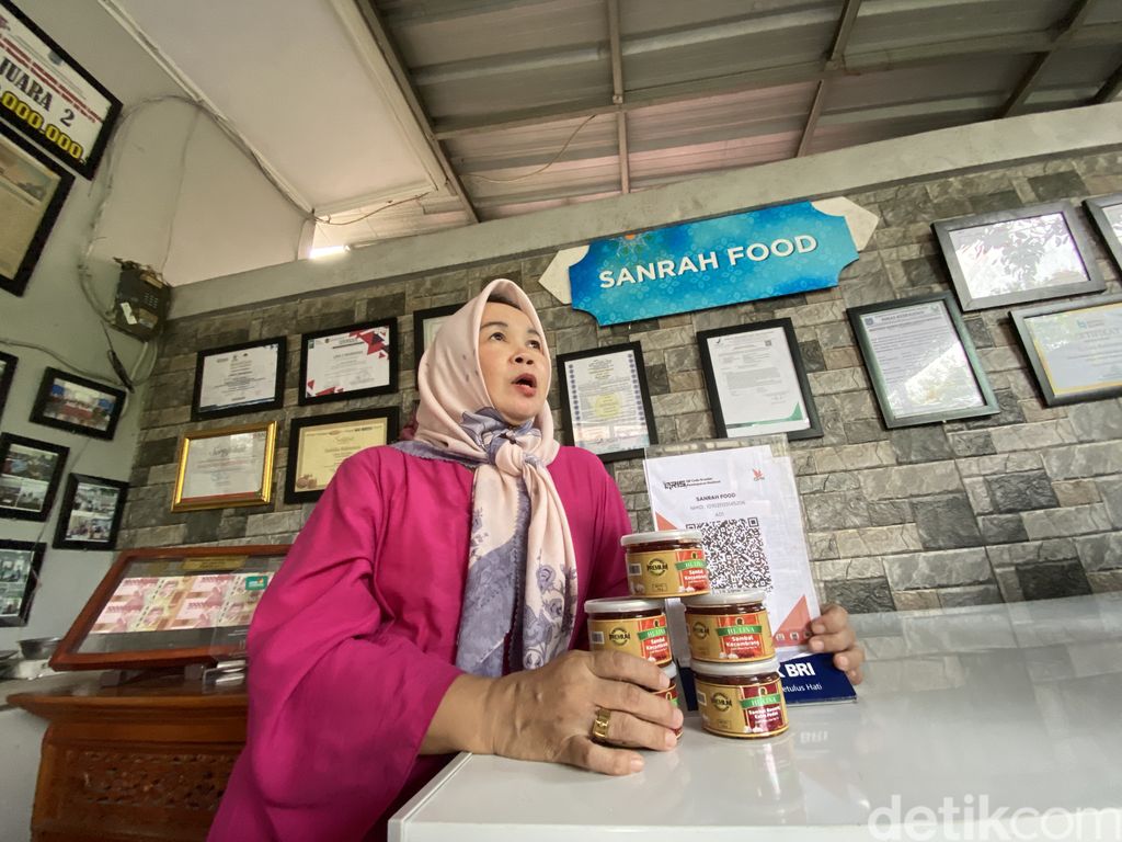 Hajah Lina Pemilik Sanrah Food