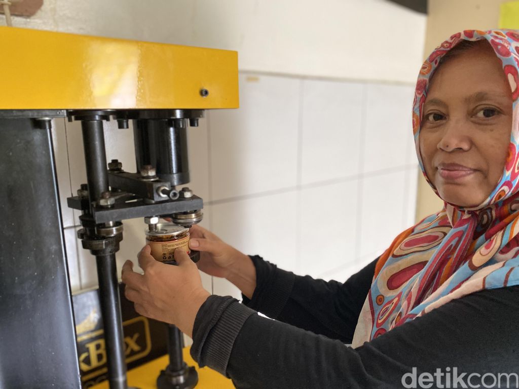 Hajah Lina Pemilik Sanrah Food