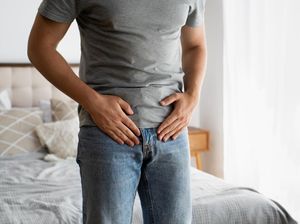 5 Penyebab Hernia pada Pria, Salah Satunya Angkat Berat