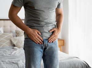 5 Penyebab Hernia pada Pria, Salah Satunya Angkat Berat
