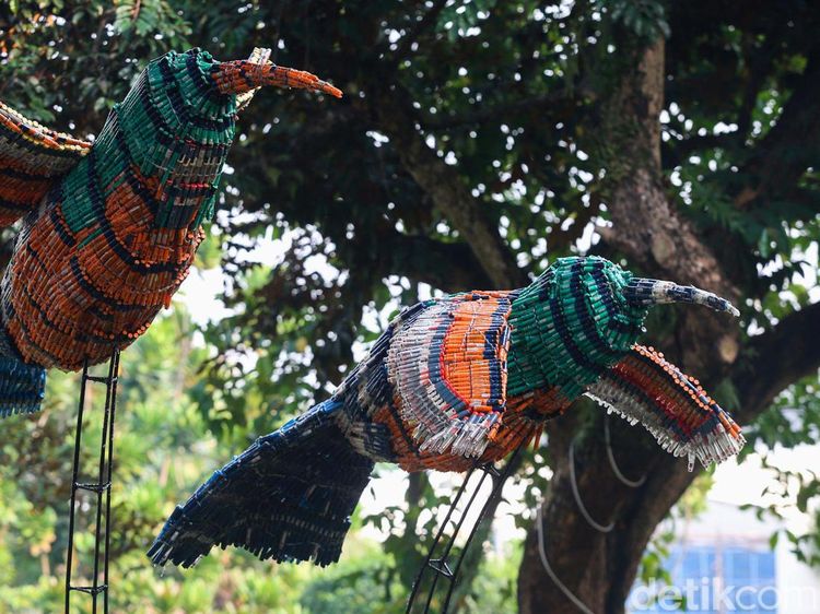 Potret Instalasi Seni dari Bekas Pena Insulin di RS Fatmawati