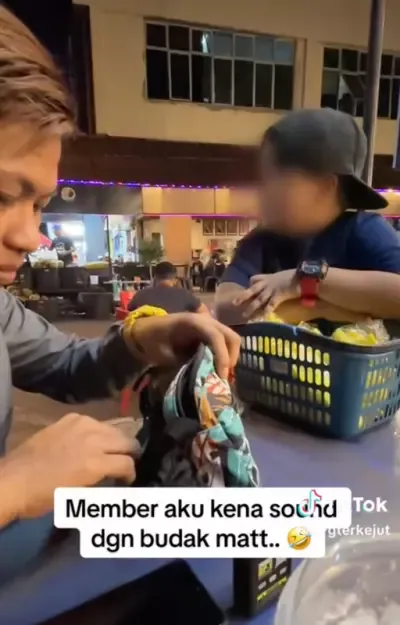Jual Buah Mangga, Bocah Ini Bikin Pembeli Terhibur dengan Gaya Jualannya