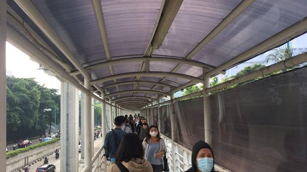 Keluhan penumpang soal perubahan Rute L13E Puri Beta-Kuningan (Magdalena Handrica Natasya Gadja)