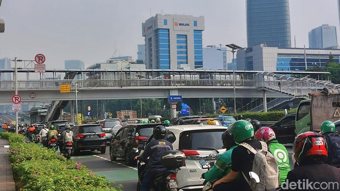 Kemacetan di Jl Gatot Subroto (Rumondang Naibaho/detikcom)