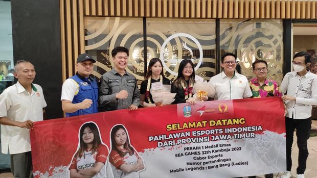 Keren! Dua Dara Banyuwangi Sumbang Emas SEA Games Cabor Esports Mobile Legend