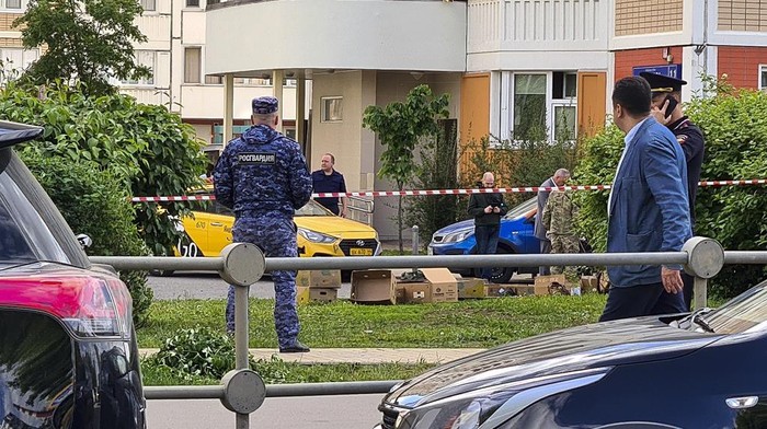 Kondisi Aparteman di Rusia Usai Diserang Drone Ibu kota Rusia, Moskow menjadi sasaran serangan pesawat tak berawak (drone), Selasa (30/5) pagi waktu setempat. Drone itu menyerang sebuah apartemen di Moskow.