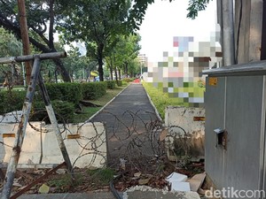 Trotoar Depan Kedubes AS Ditutup, Pedestrian Harus Lewat Badan Jalan
