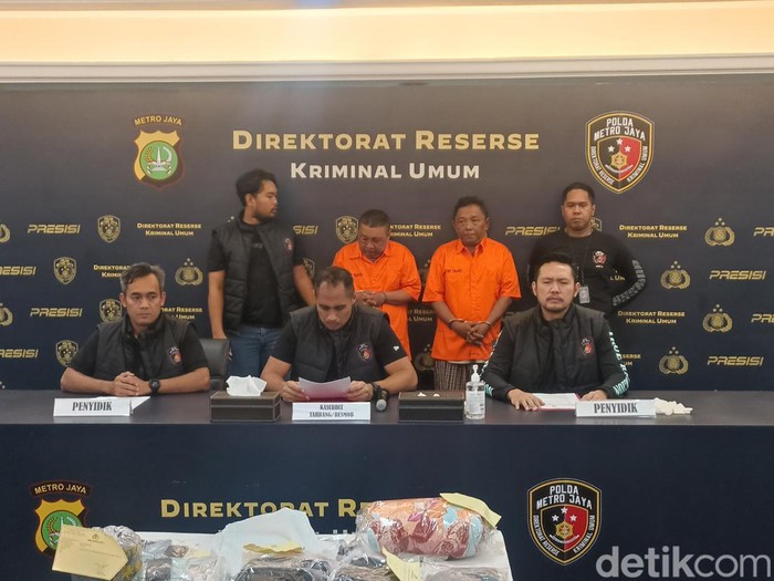 Konferensi pers pembunuhan wanita dalam karung di kolong Tol Jakut (Wildan Noviansyah/detikcom)