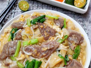 Gurih Mantap! 5 Kwetiau Siram Sapi dengan Kuah Kental Ada di Sini