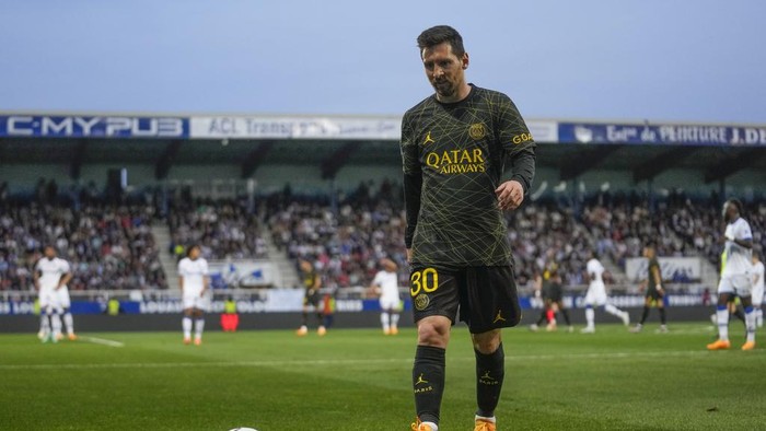 PSGs Lionel Messi during the French League One soccer match between Auxerre and Paris Saint Germain, at the Abbe Deschamps stadium in Auxerre, central France, Sunday, May 21, 2023. (AP Photo/Thibault Camus)