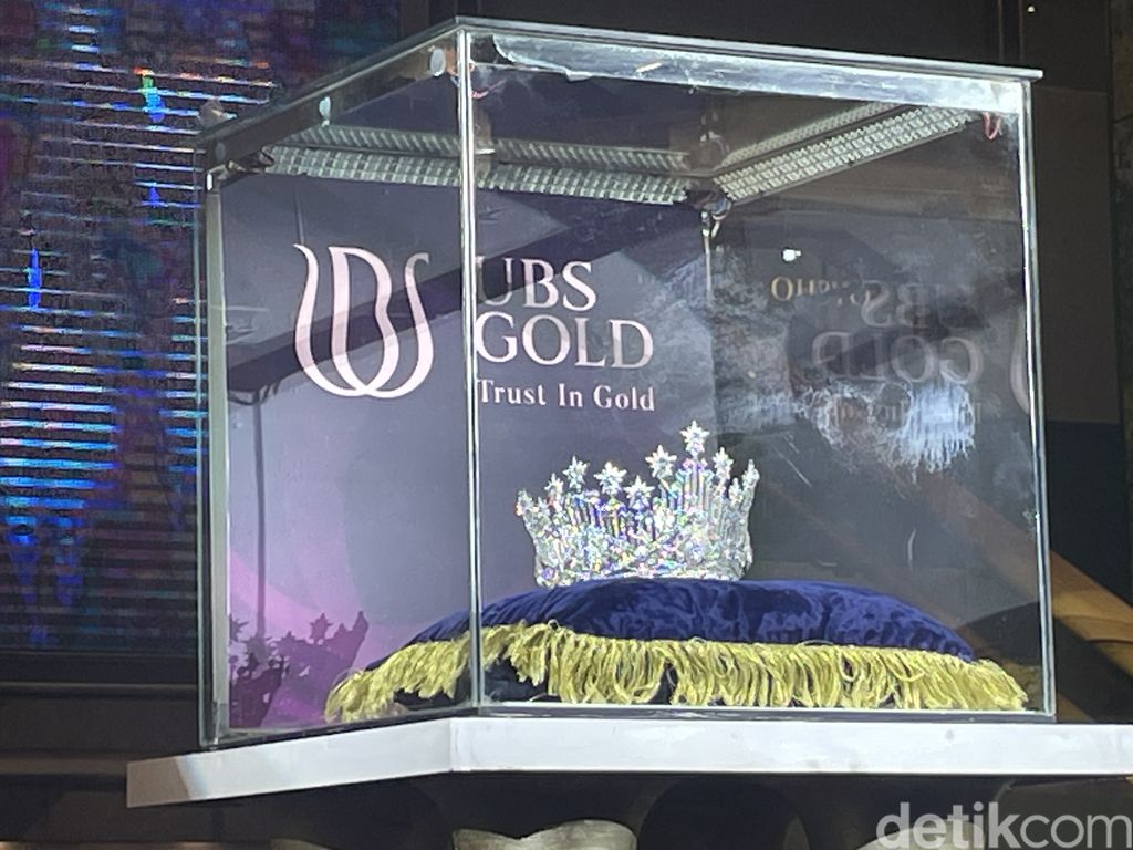 Mahkota Miss Universe Indonesia