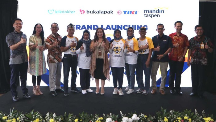 Bank Mandiri Taspen meresmikan Komunitas Mantap Indonesia (KMI). Ini menjadi wadah silaturahmi para pensiunan sekaligus bentuk kepedulian pada nasabah.