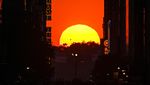Kala Cahaya Emas Senja Sejajar dengan Kota New York
