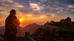 Menikmati Sunrise dari Gunung Huangshan China