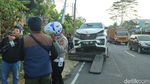 Penampakan Mobil Wabup Pangandaran yang Terlibat Tabrakan Beruntun
