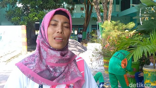 Musafidah, atlet peraih perak SEA Games 2011 yang kini menjadi guru honorer di Sampang.