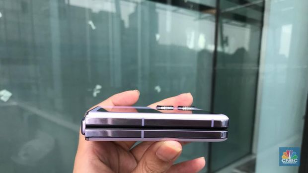 Oppo find n2 flip 8