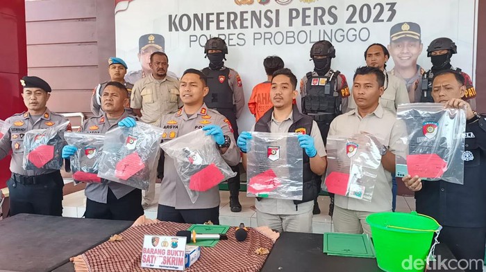 Orak pembakar mobil ketua LSM di Probolinggo dibekuk