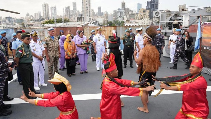 Panglima TNI Kunjungi Lebanon Panglima TNI Laksamana TNI Yudo Margono melakukan kunjungan ke Lebanon,Jumat (26/05/2023).