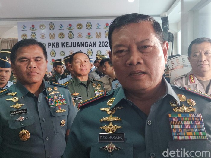 Panglima TNI Laksamana Yudo Margono di Seskoau Lembang