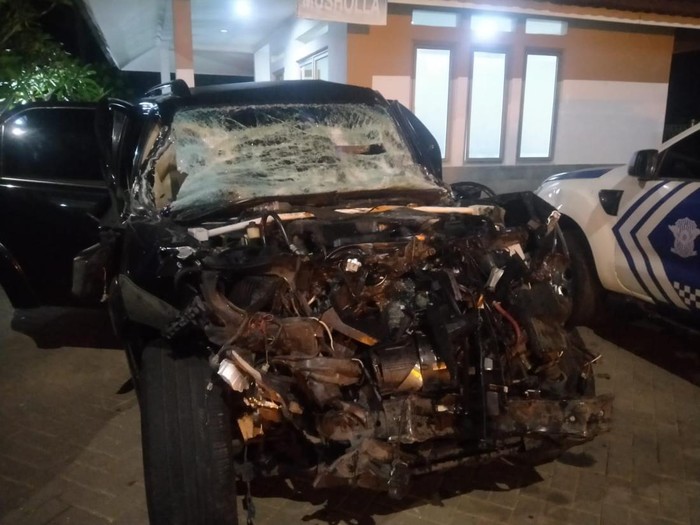 Penyelidikan kasus kecelakaan mobil selebgram Angela Lee di Jalan Tol Semarang-Solo KM 453.400. Diunggah Selasa (30/5/2023).