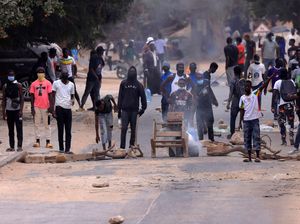 Bentrokan Pecah di Senegal Imbas Pilpres Ditunda, 3 Orang Tewas