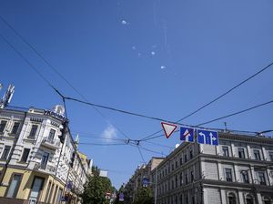 Serangan Drone Rusia Hujani Ukraina, 1 Orang Tewas-Puluhan Dievakuasi