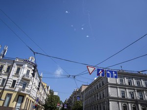 Serangan Rudal Rusia Hujani Kota-kota Ukraina, 10 Orang Tewas