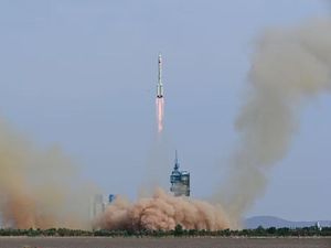 China Luncurkan Shenzhou-16 ke Stasiun Luar Angkasa, Ada Warga Sipil