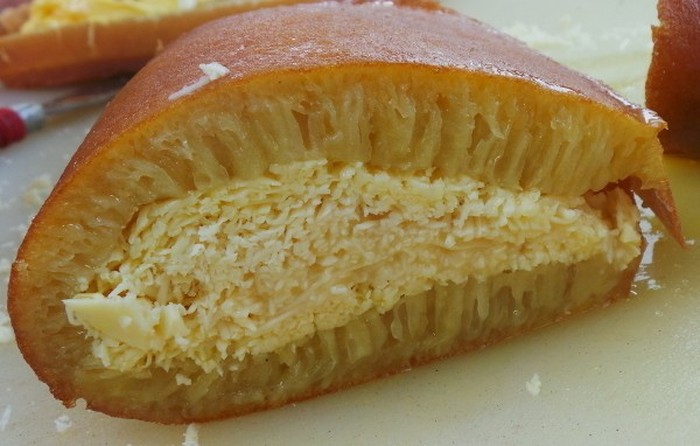 Sekte Baru! Makan Martabak Tapi Toppingnya Dipisah Semua