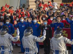 Shenzhou-16 Meluncur, China Kirim Astronaut Sipil Pertama ke Antariksa