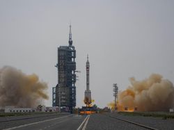 Shenzhou-16 Meluncur, China Kirim Astronaut Sipil Pertama ke Antariksa