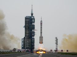 Shenzhou-16 Meluncur, China Kirim Astronaut Sipil Pertama ke Antariksa