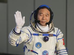 Shenzhou-16 Meluncur, China Kirim Astronaut Sipil Pertama ke Antariksa