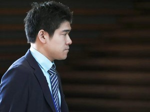 PM Jepang Pecat Anaknya Gegara Pura-pura Gelar Konferensi Pers