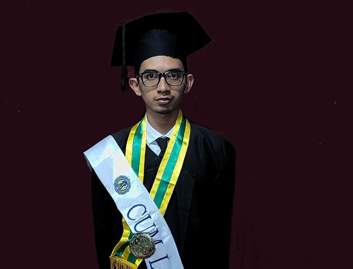 Sodiq, wisudawan cum laude UNY 2023.