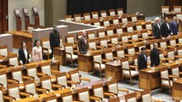 Dalam rapat paripurna ini, sebanyak 48 anggota DPR hadir rapat paripurna secara fisik. Sementara anggota dewan yang hadir secara virtual sebanyak 212 orang dan izin 153 orang.  