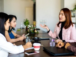15 Rekomendasi Ide Acara Akhir Tahun di Kantor yang Seru