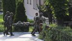 Tegang! Tentara NATO Diserang Pendemo di Kosovo