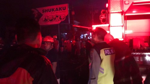 Toko peralatan listrik Shukaku di Jalan Tukad Irawadi Nomor 45, Kelurahan Panjer, Kecamatan Denpasar Selatan, Kota Denpasar, terbakar. Peristiwa itu terjadi Senin (29/5/2023).
