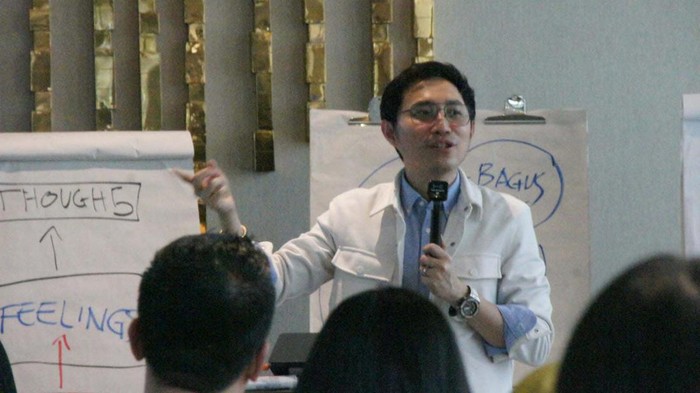 Kerap dijumpai banyak orang terutama di perkotaan terlihat tidak bahagia karena beban masalah, trauma, hingga stress yang dialaminya. Yuk atasi dengan ikuti pelatihan.