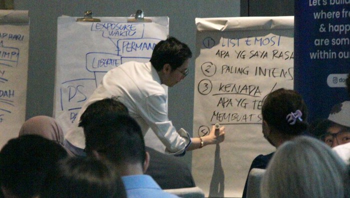 Kerap dijumpai banyak orang terutama di perkotaan terlihat tidak bahagia karena beban masalah, trauma, hingga stress yang dialaminya. Yuk atasi dengan ikuti pelatihan.